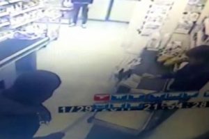 Bı&ccedil;aklı market soyguncusu kayıplara karıştı