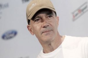 Antonio Banderas kalp krizi ge&ccedil;irdi