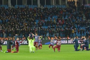 Yeni stattaki ilk ma&ccedil;ı ka&ccedil; kişi izledi?