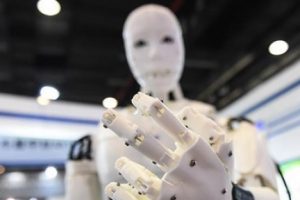 İnsansı robotlar yaşlı bakım hizmeti verecek