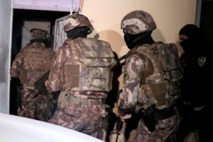 Y&uuml;zlerce polisin katılımıyla uyuşturucu operasyonu
