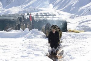 Eksi 20 derecede operasyonu ziyaret etti
