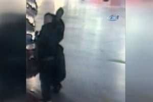 Kendilerine polis s&uuml;s&uuml; verip gasp etmişler!