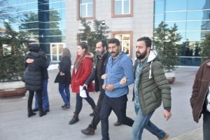 Bursa'daki kuaf&ouml;r saldırısı ş&uuml;phelisi adliyede g&ouml;zaltına alındı
