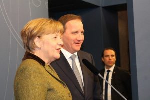 Merkel, Stefan L&ouml;fven ile bir araya geldi