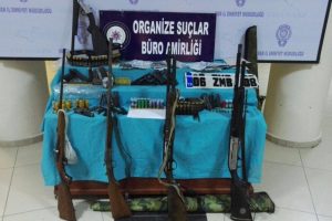 MİT ve Emniyetten operasyon: 15 g&ouml;zaltı