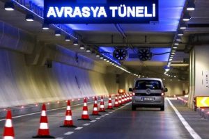 Avrasya T&uuml;neli'nden 24 saat ge&ccedil;işler başladı