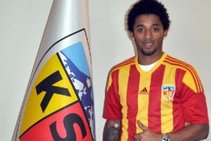 Kayserispor forveti &uuml;&ccedil;ledi