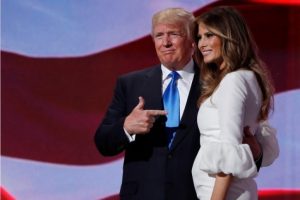 Trump'a First Lady'nin 'g&ouml;&ccedil;menlik' belgeleri sorusu!