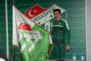 Bursaspor kadrosunu 3 oyuncu ile g&uuml;&ccedil;lendirdi