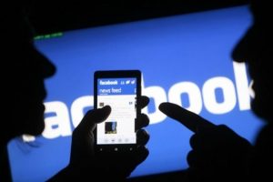 Facebook, televizyonlara geliyor