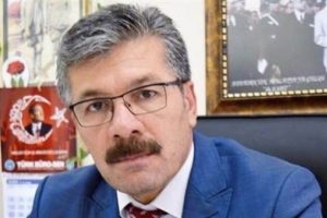"Kılı&ccedil;daroğlu'nun başı i&ccedil;in evet" mesajını paylaşan m&uuml;d&uuml;r a&ccedil;ığa alındı