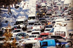 Adana'da vatandaş 'kar'a akın ediyor!