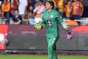 Muslera rekora hazırlanıyor