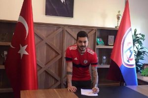 Bursaspor ile anlaşamadı, Altınordu'ya gitti