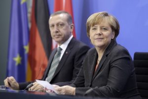 Merkel yarın T&uuml;rkiye'ye geliyor