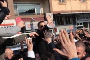 A&ccedil;ılışta Sedat Peker izdihamı