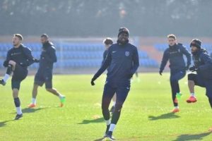 Adebayor ilk idmanına &ccedil;ıktı