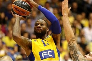Maccabi Weems'i yolladı!