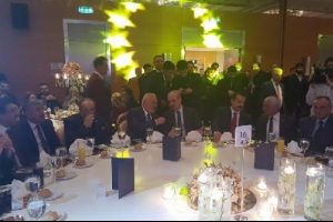 Demokrasi y&uuml;r&uuml;y&uuml;ş&uuml; nedeniyle Kosovalı T&uuml;rk başkana &ouml;d&uuml;l verildi