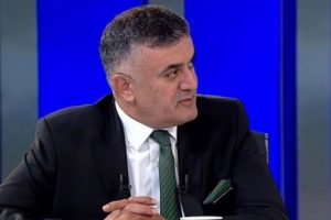 Adil G&uuml;r referandum anketini a&ccedil;ıkladı!