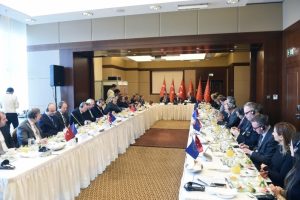 AB b&uuml;y&uuml;kel&ccedil;ileriyle Kılı&ccedil;daroğlu kahvaltı yaptı