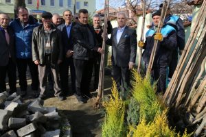 Bursa Nil&uuml;fer'de gelecek i&ccedil;in 14 bin fidan dikildi