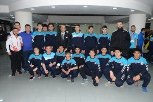 Bursa Yıldırım'da başarılı sporculara &ouml;d&uuml;l verildi