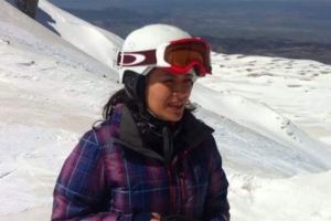 Balkondan atladığı iddia edilen diş hekimi kurtarılamadı