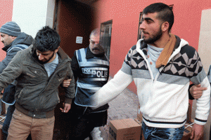 12 yaşındaki 'otizmli &ccedil;ocuğumu okuldan attılar' iddiası