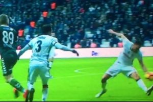 Konyaspor'un isyanı s&uuml;r&uuml;yor!