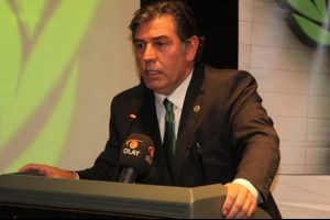 Ali Ademoğlu: "Trabzonspor 27 puanda havalara u&ccedil;uyor..."