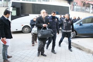 Bursa'daki FET&Ouml; operasyonunda 8 kişiye tutuklama