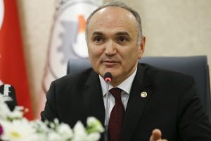 Bakan &Ouml;zl&uuml; yerli otomobil konusunda iddialı konuştu
