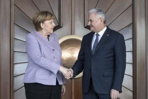 Başbakan Yıldırım ile Merkel ortak basın toplantısı d&uuml;zenledi