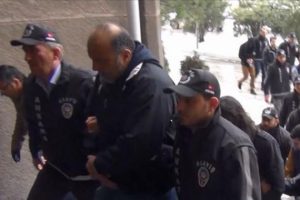 81 ilde eş zamanlı olarak 12 bin 420 polisle operasyon d&uuml;zenlendi