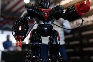 Robotlar Madrid'de g&ouml;r&uuml;c&uuml;ye &ccedil;ıktı