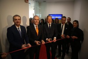 AXA Sigorta Marmara B&ouml;lge M&uuml;d&uuml;rl&uuml;ğ&uuml;'n&uuml;n yeni binasını Bursa'da a&ccedil;tı