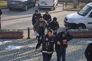Bursa'da uyuşturucu tacirlerine operasyon: 4 g&ouml;zaltı