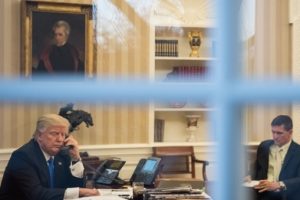 Trump sert telefon g&ouml;r&uuml;şmesinin ardından ilk kez konuştu