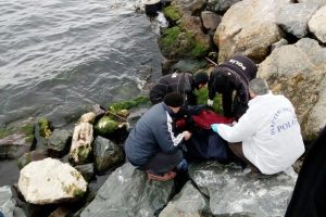 İstanbul'da sahile kadın cesedi vurdu