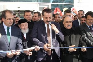 Bakan Faruk &Ccedil;elik: Masa başında tarım olmaz