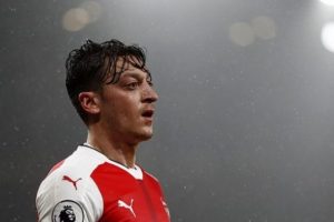 Mesut &Ouml;zil Barcelona yolunda