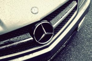 Mercedes'ten &ccedil;alışanlarına ikramiye