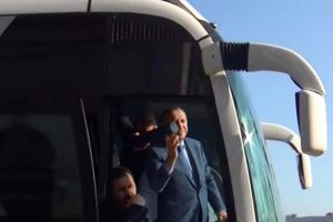Cumhurbaşkanı Erdoğan satran&ccedil; dağıttı