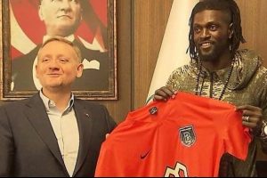 Adebayor'dan iddialı a&ccedil;ıklama!
