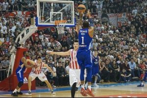 Efes, Kızılyıldız'a sahayı dar etti!