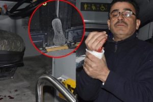 Belediye otob&uuml;s şof&ouml;r&uuml;ne bı&ccedil;aklı saldırı