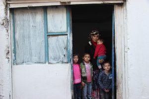 Yardım edilmezse 4 &ccedil;ocuğuyla sokakta kalacak