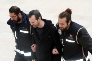 Eski gazeteci FET&Ouml;'den tutuklandı